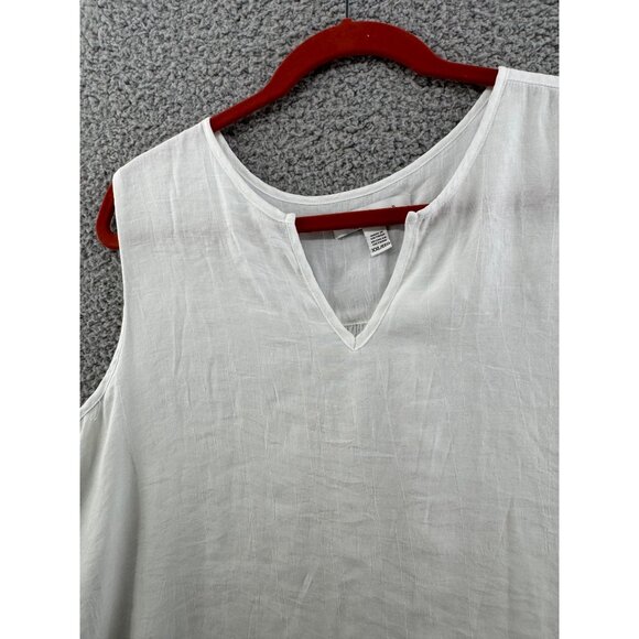 Cristina B Sleeveless White Double Layered Tank Top With V-Neckline Size XXL - Picture 3 of 7